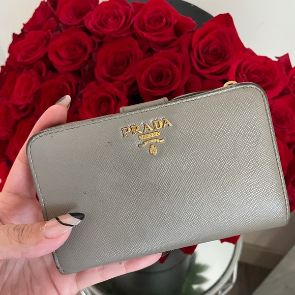 Authentic Prada Small Saffiano Wallet with box - Picture 1 of 7